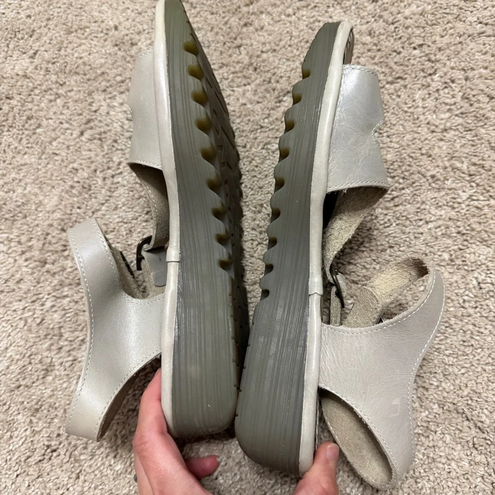 FLY London Leather Ankle Strap Wedge Leather Sandals Gray Size 40